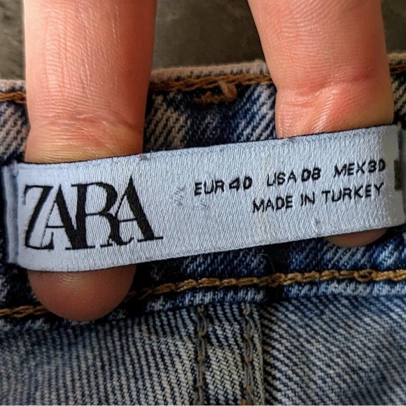 Zara Blue Jeans High Rise Ripped Knee Flared Distressed Jeans size 8 - Picture 3 of 6
